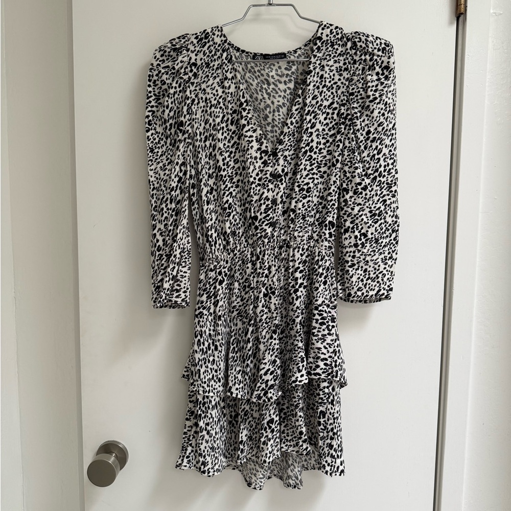 Zara XS Black and White Dress with puff sleeve
